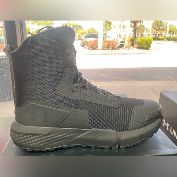 Under Armour Charged Valsetz Zip - Black Tactical Boots High-Top Design